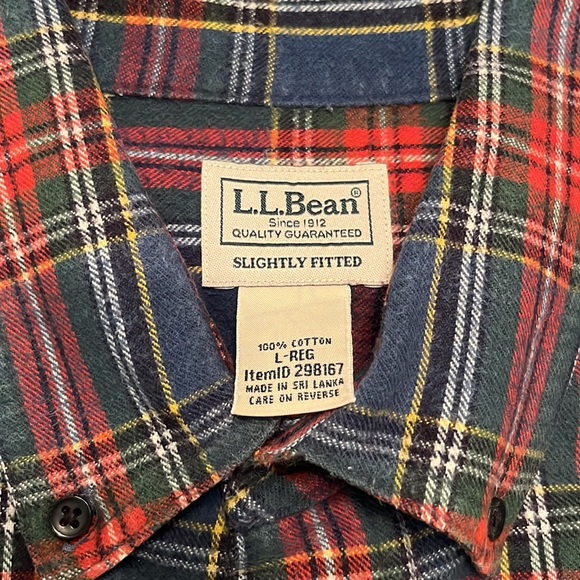 L.L. Bean men’s L slightly fitted button-down - Picture 2 of 2